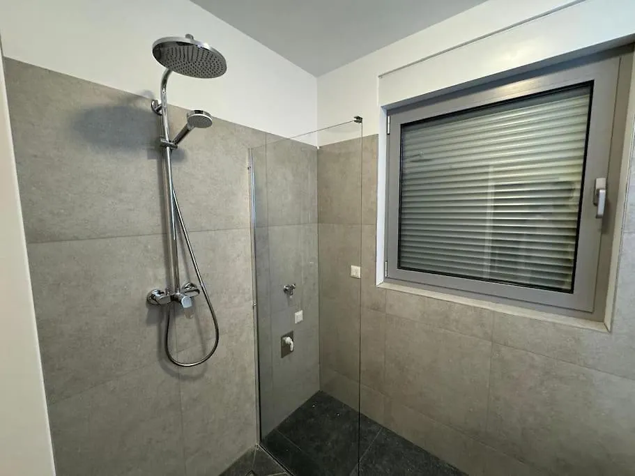 Rooftop Apartment With Balcony & Free Parking Vienna