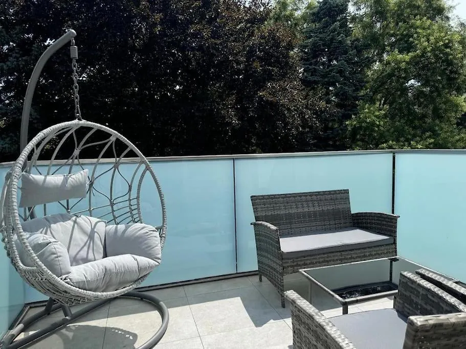Rooftop Apartment With Balcony & Free Parking Vienna