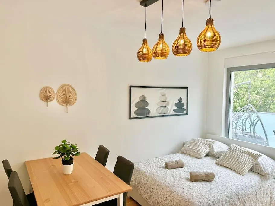 Rooftop Apartment With Balcony & Free Parking فيينا النمسا